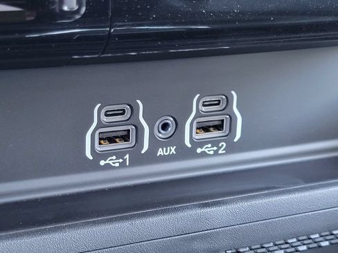 New 2026 RAM 2500 Laramie AWD/4WD image 15