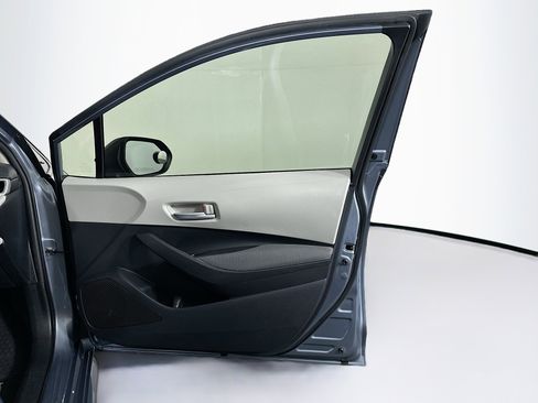 Used 2020 Toyota Corolla LE image 30