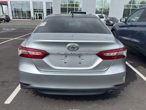 Used 2018 Toyota Camry XLE w/ Audio Package image 4