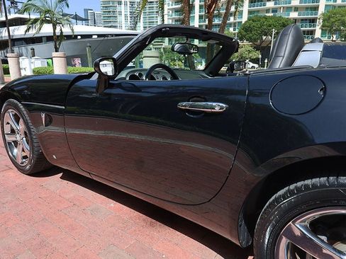 Used 2007 Pontiac Solstice GXP w/ Premium Package RWD image 23