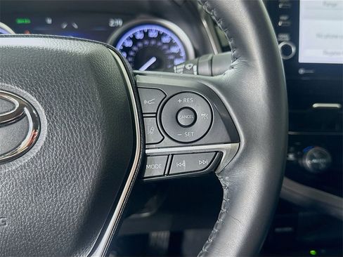 Used 2022 Toyota Camry XLE image 23