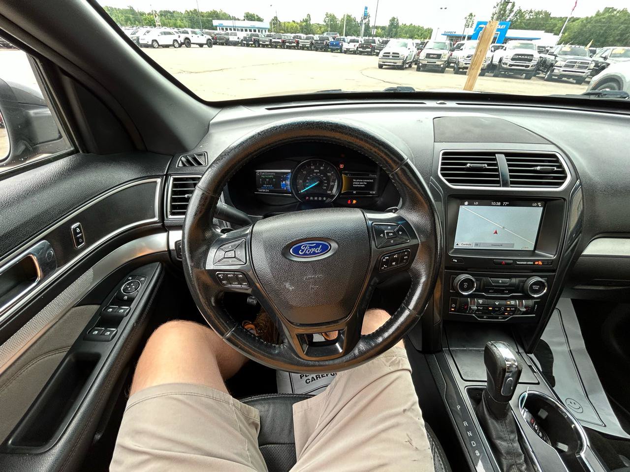 Used 2017 Ford Explorer XLT w/ XLT Technology Feature Bundle AWD/4WD image 32