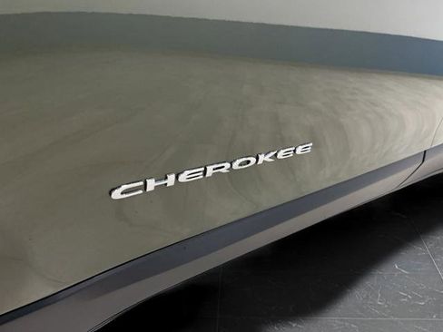 Used 2020 Jeep Cherokee Latitude Lux w/ Quick Order Package 26H Lux image 31