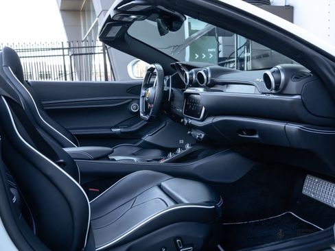 Certified 2020 Ferrari Portofino image 22