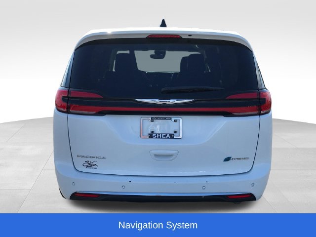 Used 2024 Chrysler Pacifica Limited FWD image 3