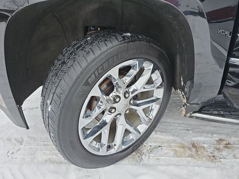 Used 2018 GMC Yukon SLE w/ HD Trailering Package image 34