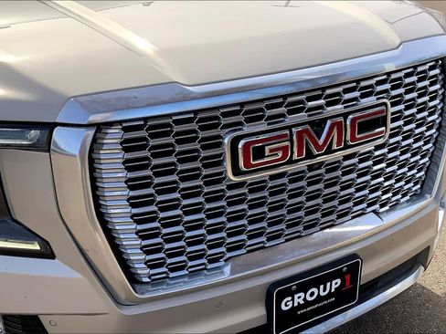 Used 2022 GMC Yukon XL Denali image 29