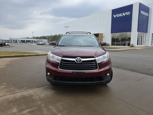 Used 2014 Toyota Highlander XLE image 3