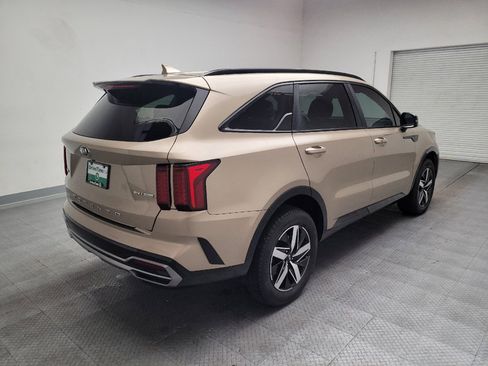 Used 2021 Kia Sorento EX image 9