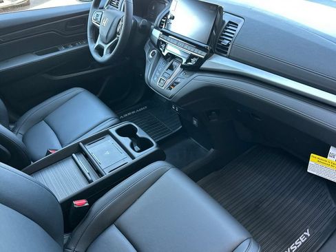 Used 2026 Honda Odyssey EX-L image 10