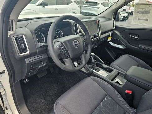 New 2025 Nissan Frontier SV w/ SV Convenience Package image 15