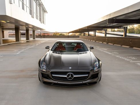 Used 2011 Mercedes-Benz SLS AMG Coupe image 21