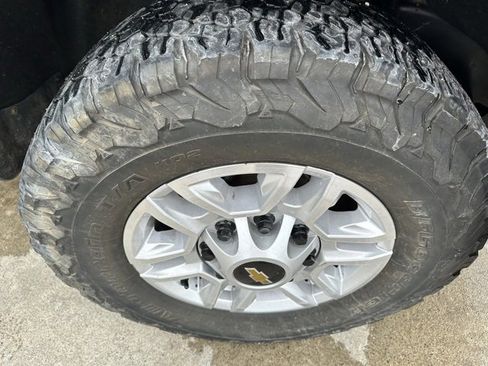 Used 2023 Chevrolet Silverado 2500 LT w/ Snow Plow Prep/Camper Package image 17