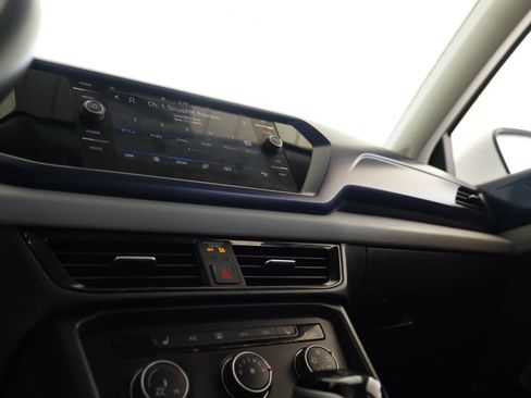 Certified 2022 Volkswagen Taos SE FWD image 15