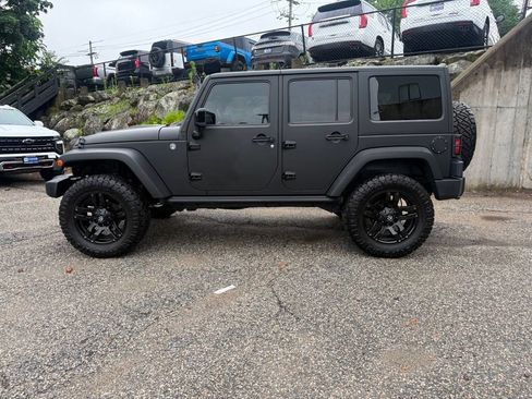 Used 2015 Jeep Wrangler Unlimited Sahara AWD/4WD image 2