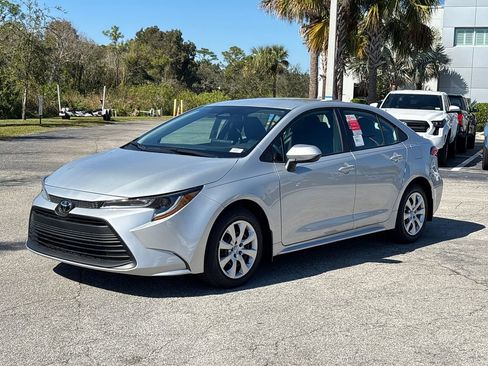 Used 2026 Toyota Corolla LE image 31