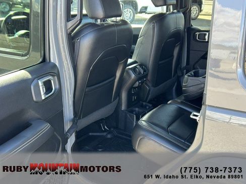 Used 2020 Jeep Wrangler Unlimited Sahara image 19