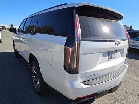 Used 2023 Cadillac Escalade ESV Sport Platinum image 5