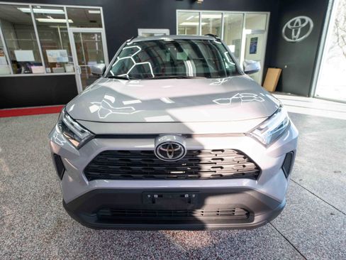 Used 2025 Toyota RAV4 XLE image 6