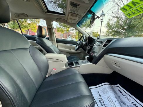 Used 2010 Subaru Legacy 2.5i Premium AWD/4WD image 16
