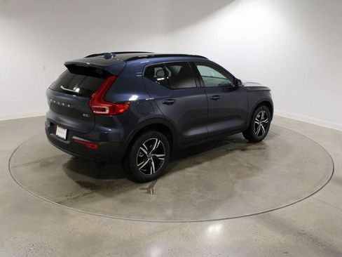 Used 2026 Volvo XC40 B5 Core w/ Climate Package AWD/4WD image 5
