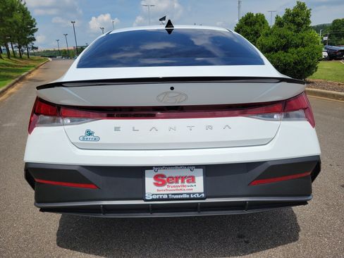 Used 2025 Hyundai Elantra Sport FWD image 23