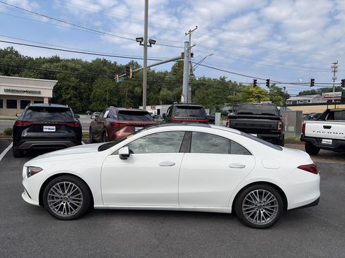 Used 2022 Mercedes-Benz CLA 250 image 2