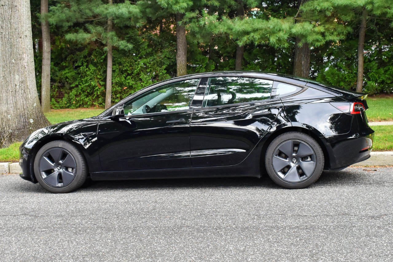 Used 2022 Tesla Model 3 Long Range AWD/4WD image 4
