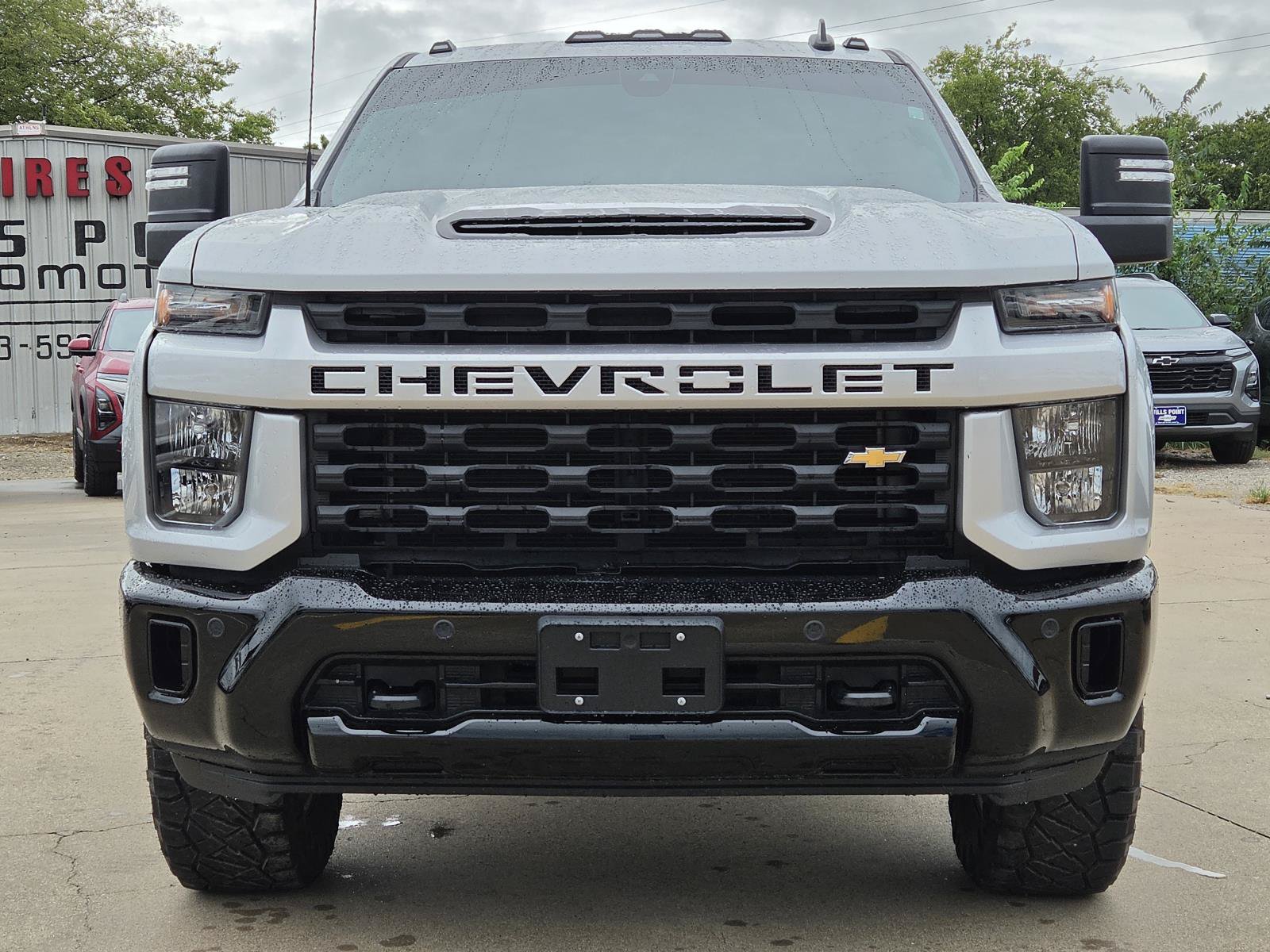 Used 2023 Chevrolet Silverado 2500 Custom w/ Custom Convenience Package AWD/4WD image 2