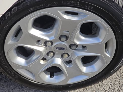 Used 2010 Ford Fusion SE image 3