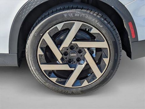 New 2025 MINI Cooper Countryman SE image 10