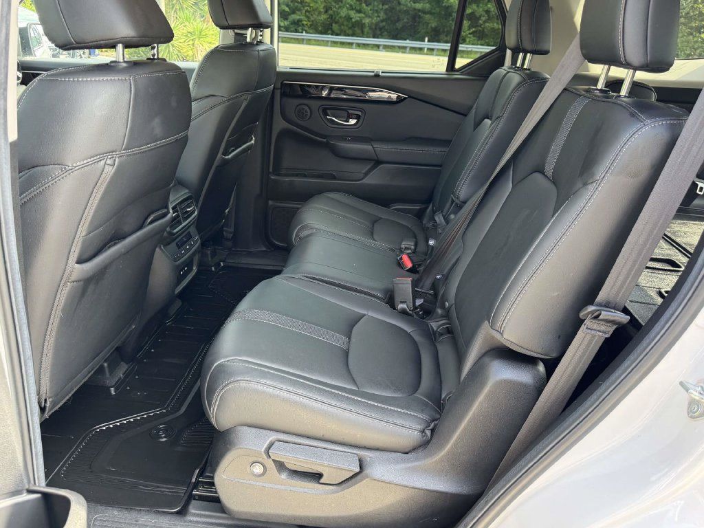 Used 2024 Honda Pilot Touring image 18