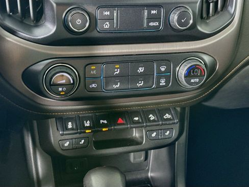 Used 2022 GMC Canyon AT4 w/ Driver Alert Package AWD/4WD image 9