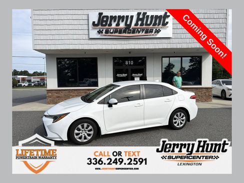 Used 2024 Toyota Corolla LE FWD image 1