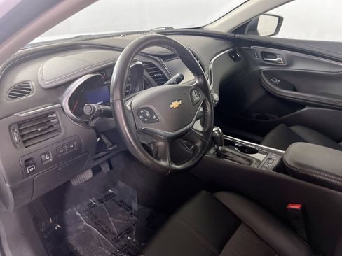Used 2019 Chevrolet Impala LT w/ LT Convenience Package FWD image 9