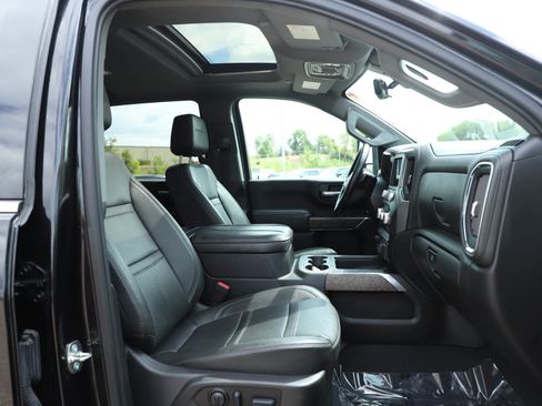 Used 2023 GMC Sierra 2500 Denali w/ Denali Black Diamond Edition AWD/4WD image 11