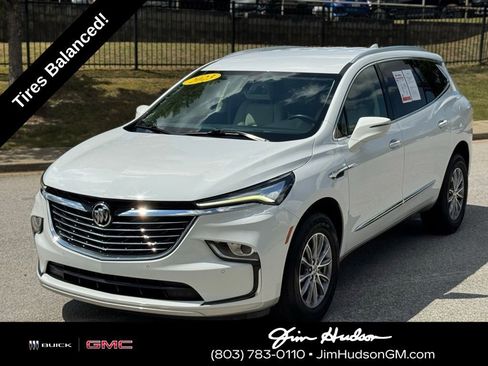 Used 2023 Buick Enclave Essence image 9