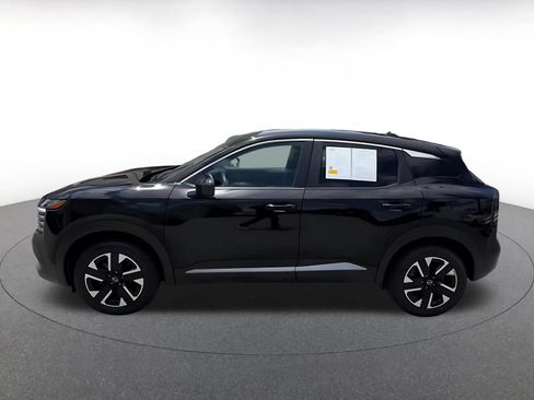 Used 2025 Nissan Kicks SV AWD/4WD image 11