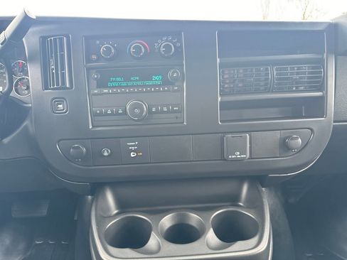 New 2026 GMC Savana 2500 Extended RWD image 18