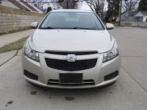 Used 2013 Chevrolet Cruze LT image 3