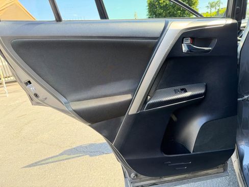 Used 2015 Toyota RAV4 XLE image 29