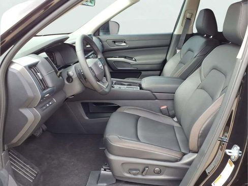 New 2026 Nissan Pathfinder SL w/ SL Premium Package FWD image 12