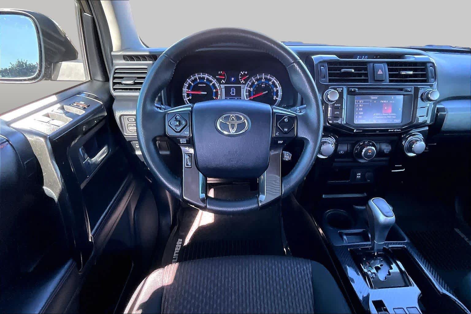 Used 2018 Toyota 4Runner TRD Off-Road w/ Convenience Package AWD/4WD image 5