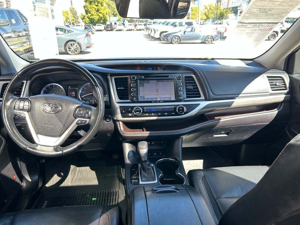 Certified 2019 Toyota Highlander Limited AWD/4WD image 13