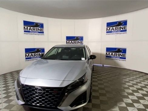 Used 2023 Nissan Altima 2.5 SR image 5