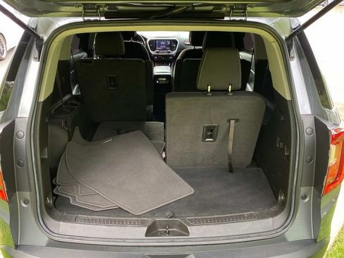 Used 2022 GMC Acadia SLE FWD image 30