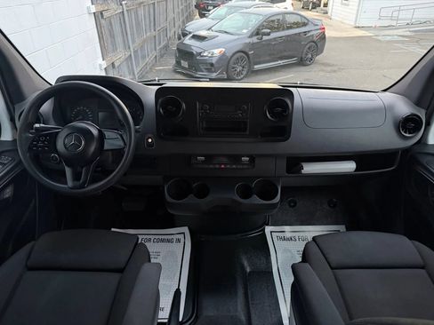 Used 2019 Mercedes-Benz Sprinter 2500 image 12