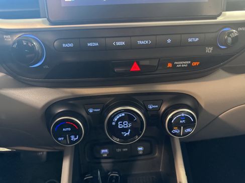 Certified 2023 Hyundai Venue SEL w/ Cargo Package image 24