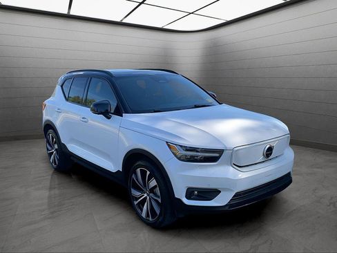 Used 2021 Volvo XC40 P8 Recharge w/ Advanced Package image 8