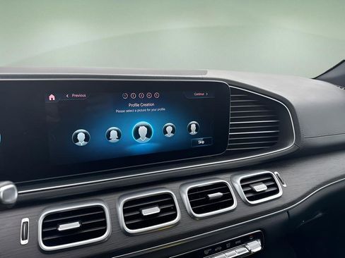 Used 2020 Mercedes-Benz GLS 450 4MATIC image 13